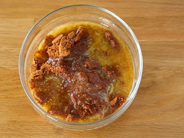 Koláč s banoffee, banánmi a karamelom - Príprava krok 1