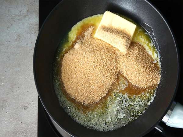 Koláč s banoffee, banánmi a karamelom - Príprava krok 3
