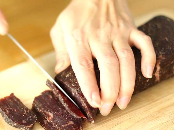 Bündnerfleisch alebo sušené hovädzie mäso - Príprava krok 5
