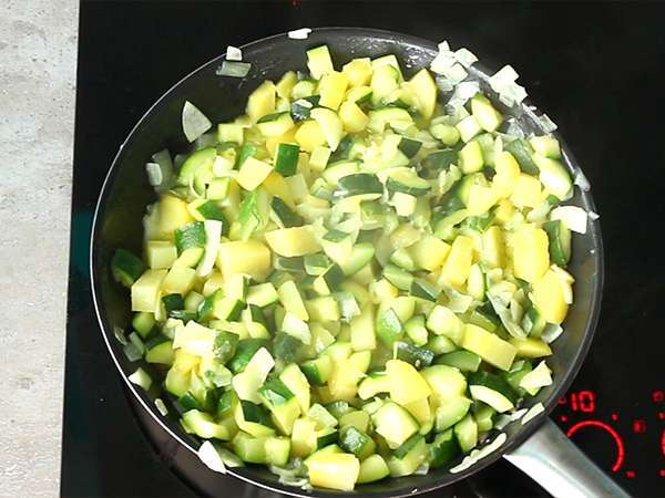 Vegánsky pastiersky koláč s cuketou a tofu - Príprava krok 4