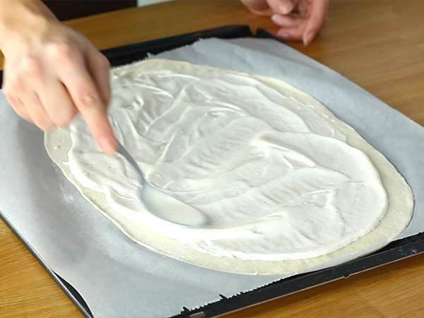 Flammekueche, alsaský flambovaný koláč - Príprava krok 2