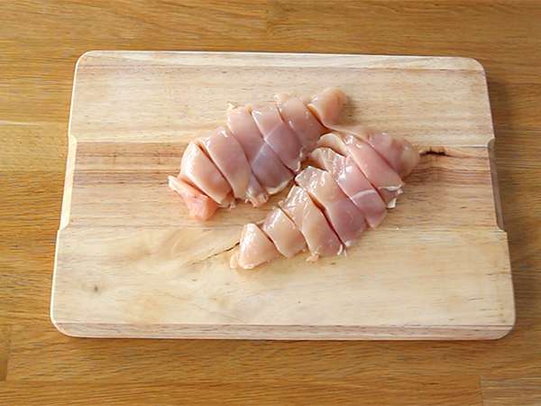 Chrumkavé kuracie stehienka v štýle KFC - Príprava krok 1