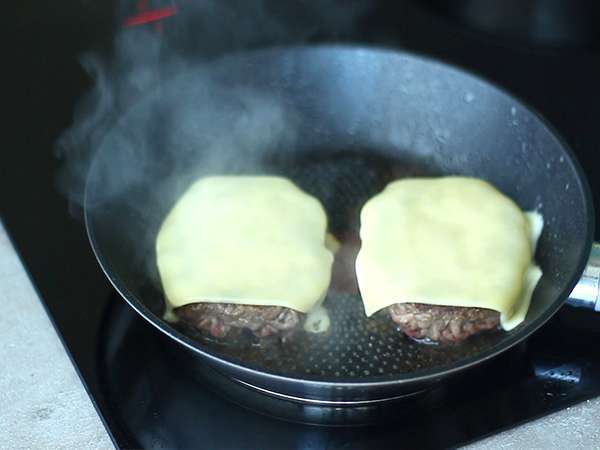 Rýchly a jednoduchý domáci hamburger - Príprava krok 3