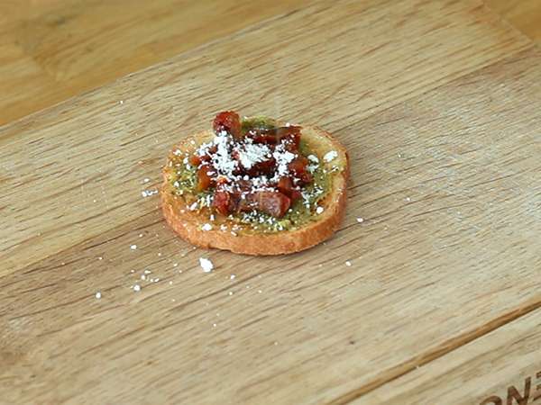 Toast s pestom, parmezánom a sušenými paradajkami - Príprava krok 2