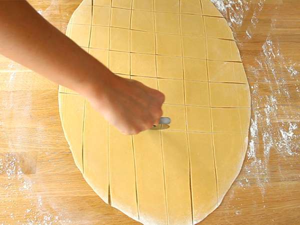 Tortellini s parmezánom, šunkou a bazalkou - Príprava krok 5