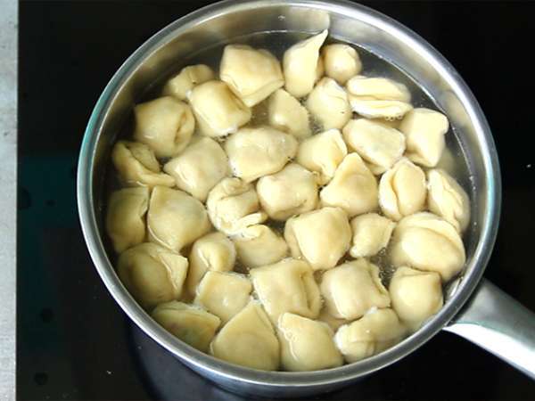 Tortellini s parmezánom, šunkou a bazalkou - Príprava krok 8