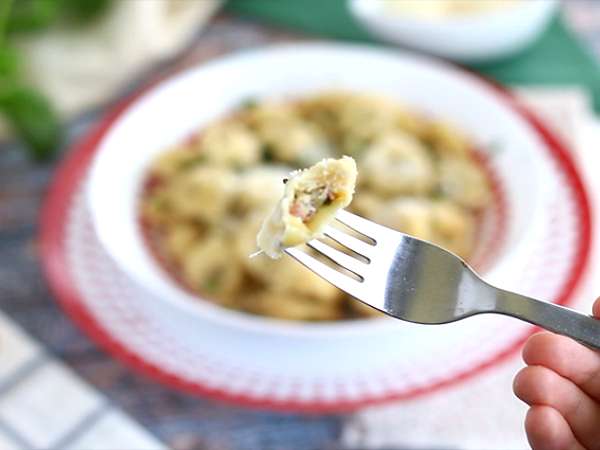Tortellini s parmezánom, šunkou a bazalkou - Príprava krok 9