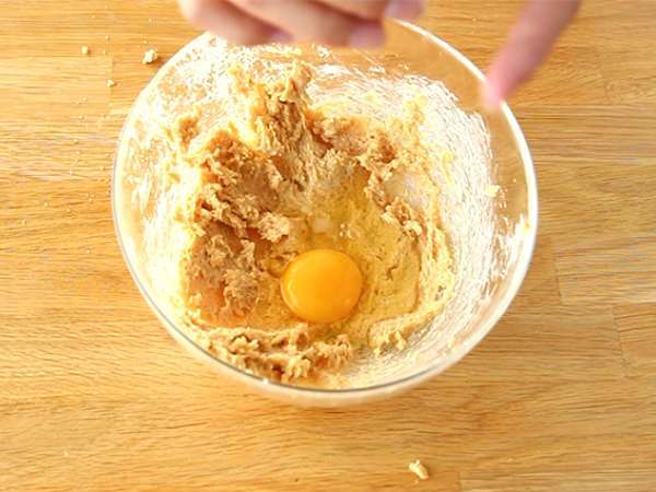 Koláč so sušienkami a koláčikmi ideálny na občerstvenie! - Príprava krok 1