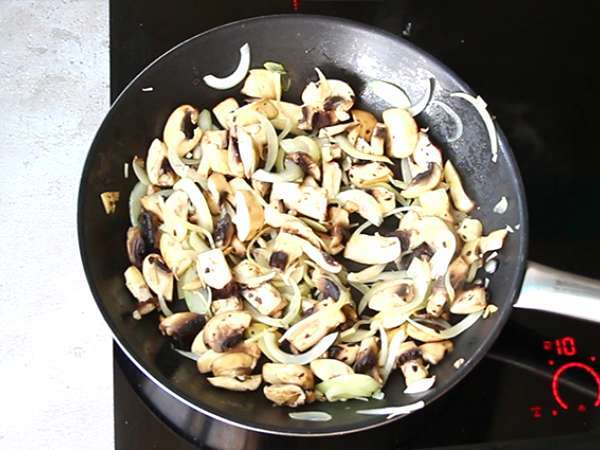 Rýchle a jednoduché hovädzie mäso Stroganoff - Príprava krok 3