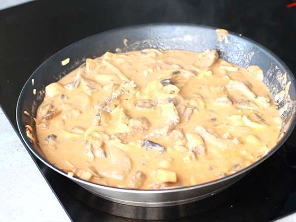 Rýchle a jednoduché hovädzie mäso Stroganoff - Príprava krok 5