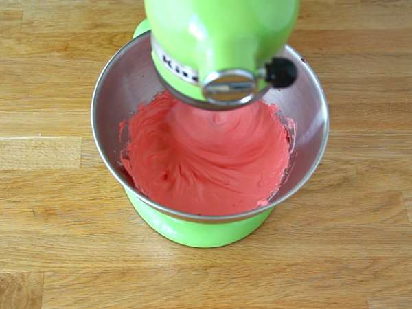 Meringues Santa klobúky - Príprava krok 2