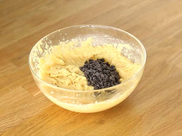 Mini kráľovské koláče s čokoládovými lupienkami - Príprava krok 4