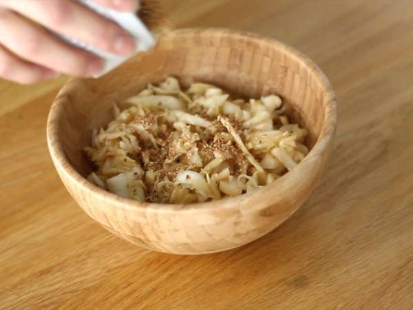 Chrumkavý kapustový šalát v japonskom štýle - Príprava krok 4