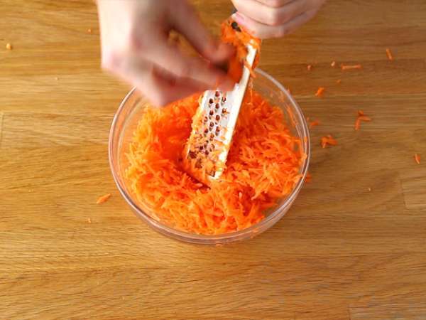Coleslaw (šalát z kapusty a mrkvy) na americký spôsob - Príprava krok 2