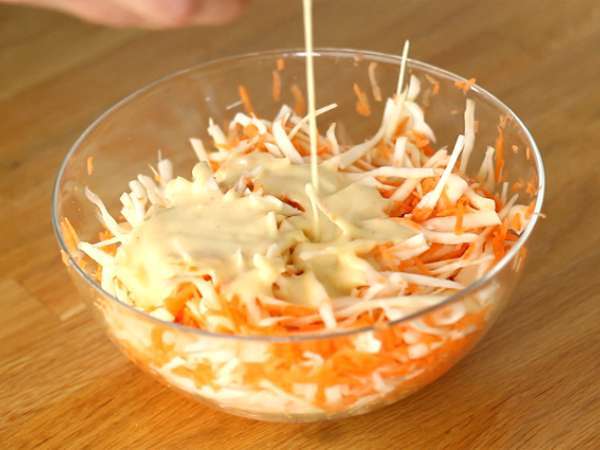 Coleslaw (šalát z kapusty a mrkvy) na americký spôsob - Príprava krok 4