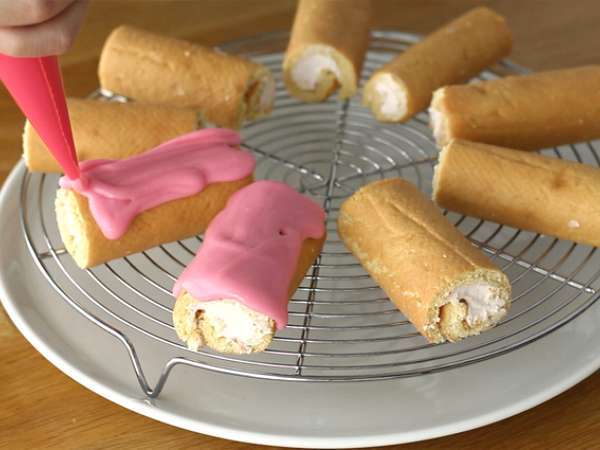 Jahodové mini rožky, Pink Panthers - Príprava krok 10
