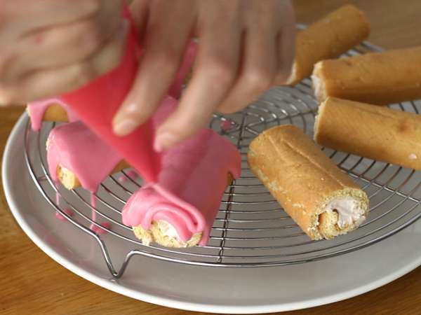 Jahodové mini rožky, Pink Panthers - Príprava krok 11