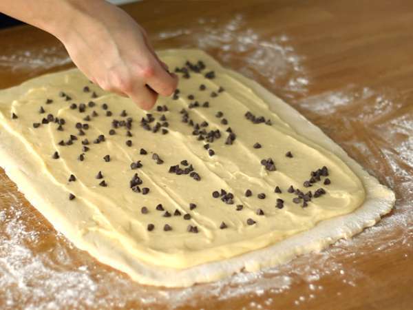 Čínska brioška plnená krémom a čokoládovými lupienkami - Príprava krok 7