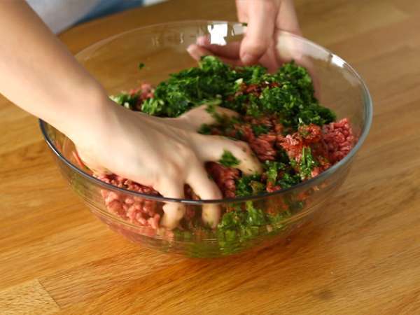 Tajine z kefty (mleté mäsové guľky s korením a bylinkami) - Príprava krok 4