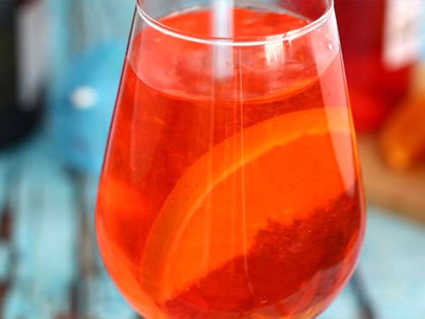 Spritz, slávny taliansky koktail s Aperolom - Príprava krok 4