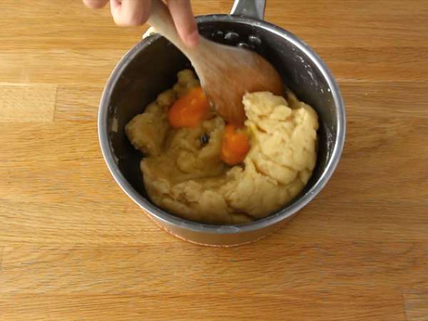 Recept Saint Honoré vysvetlený krok za krokom na videu - Príprava krok 2