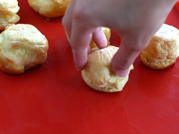 Recept Saint Honoré vysvetlený krok za krokom na videu - Príprava krok 16