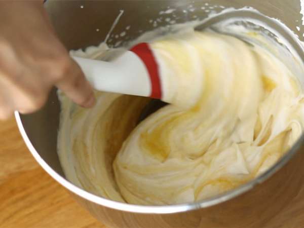 Koláč s mangom a malinami - Príprava krok 14