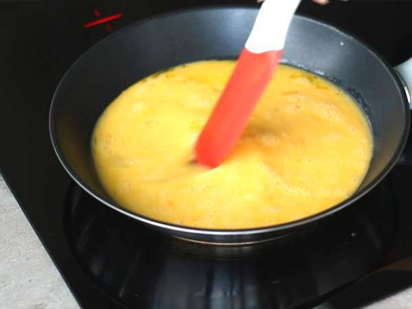 Miešané vajcia, skutočný recept - Príprava krok 2