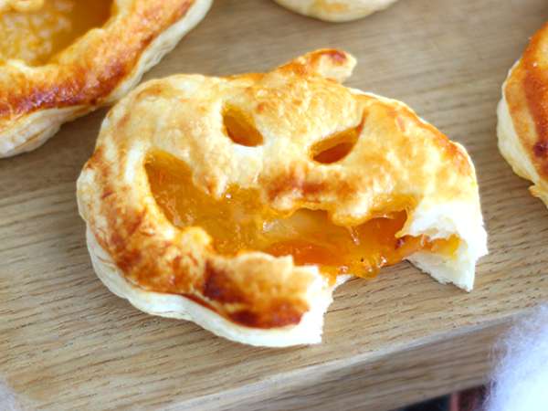 Halloweenske lístkové pečivo - Príprava krok 7