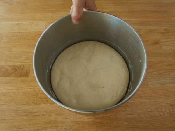 Fougasse so slaninou a cibuľou - Príprava krok 2