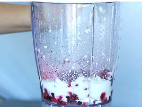 Červené ovocie lassi - Príprava krok 1