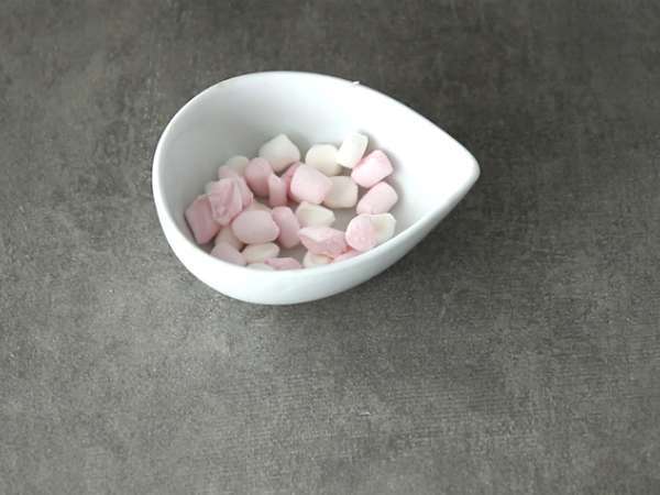 Čokolády s marshmallow a lieskovými orieškami - Príprava krok 2