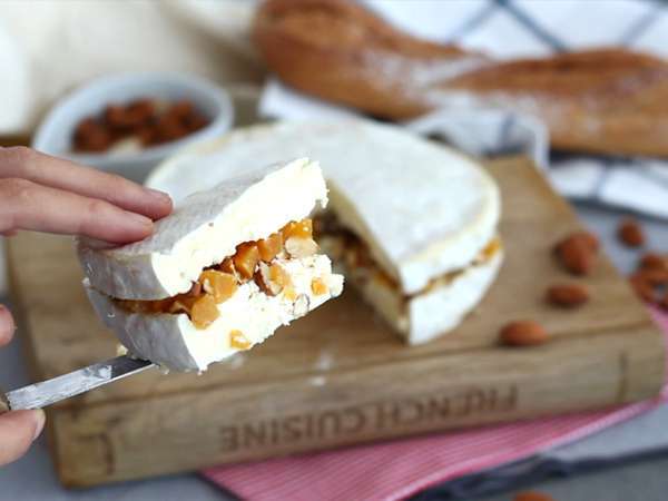 Brie s marhuľovou a mandľovou náplňou - Príprava krok 5