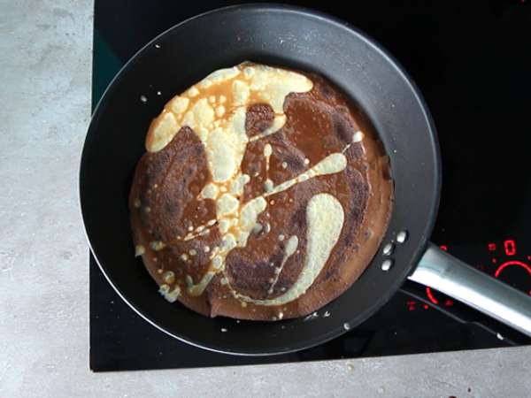 Vanilkové a čokoládové mramorované palacinky - Príprava krok 5