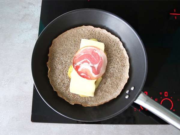 Pohánková galeta so syrom raclette - Príprava krok 2