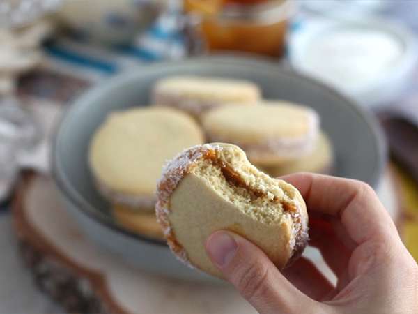 Alfajores - argentínsky chlieb s mliečnym džemom a kokosom - Príprava krok 8
