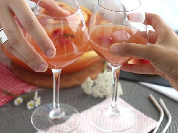 Ružová sangria s ružovým vínom - Príprava krok 4