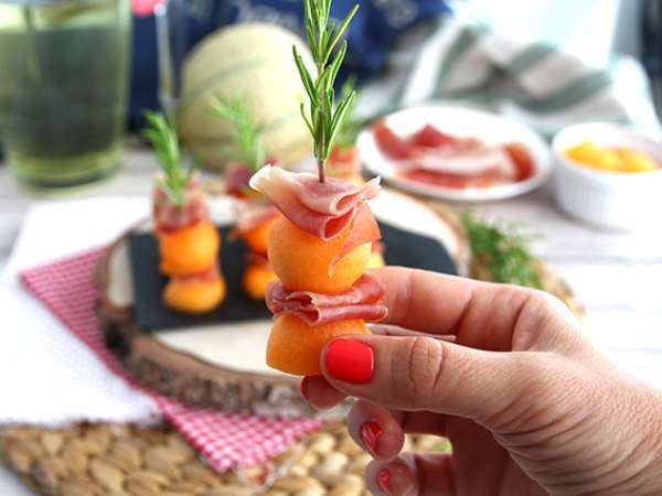 Melón, šunka a rozmarínový aperitív kebab - Príprava krok 4
