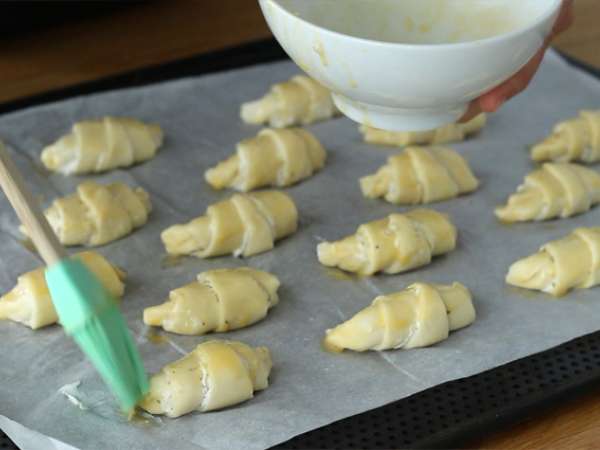 Croissanty z lístkového cesta so šunkou a syrom fromage frais - Príprava krok 5