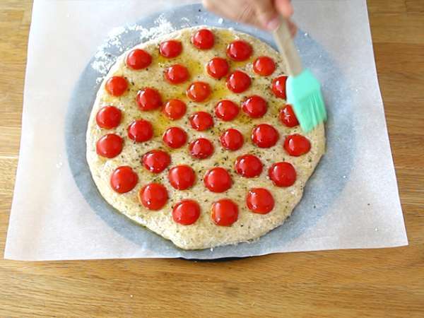 Focaccia s cherry paradajkami - Príprava krok 4