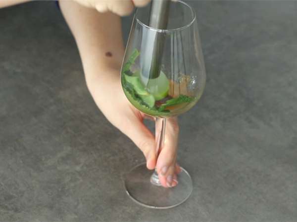 Kráľovské šampanské mojito - Príprava krok 1
