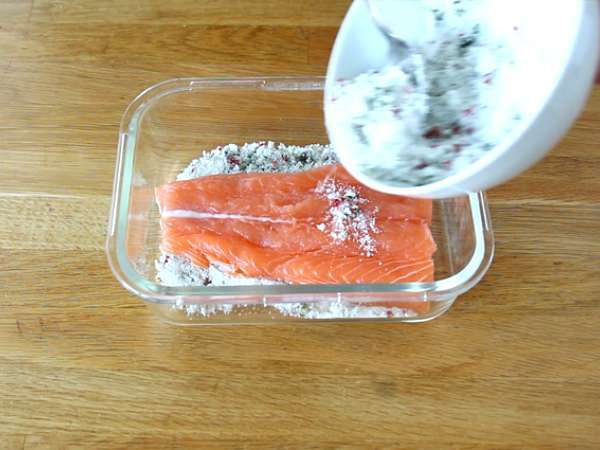 Gravlax, marinovaný losos na švédsky spôsob - Príprava krok 2
