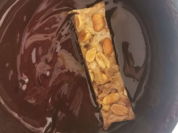 Vegánske a bezlepkové domáce tyčinky Snickers - Príprava krok 8