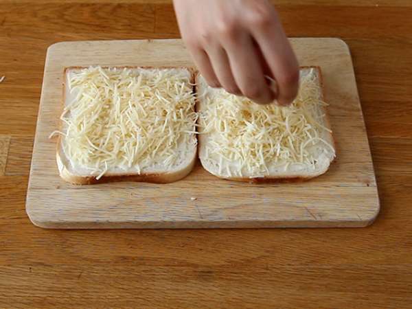 Gourmet croque-monsieur s bešamelovou omáčkou - Príprava krok 1