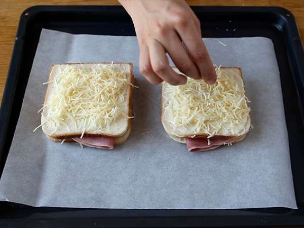 Gourmet croque-monsieur s bešamelovou omáčkou - Príprava krok 3