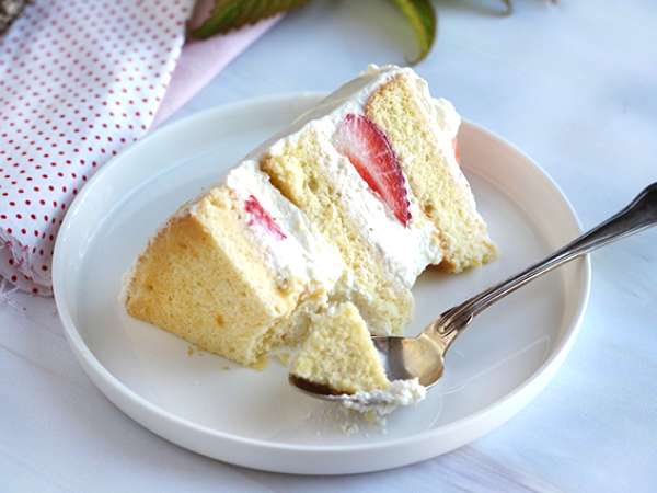 Vrstvový koláč s jahodami a mascarpone krémom - Príprava krok 12