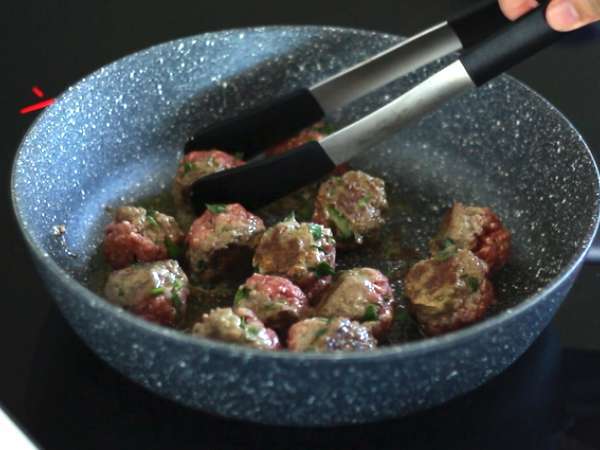 Mäsové guľky z hovädzieho mäsa a parmezánu - Príprava krok 3