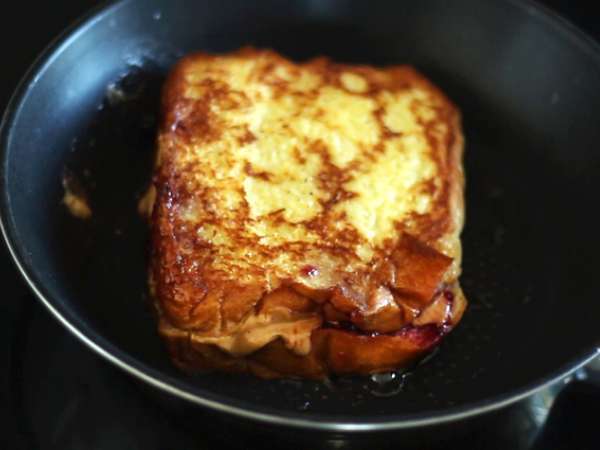 Francúzsky toast s arašidovým maslom a želé - Príprava krok 4