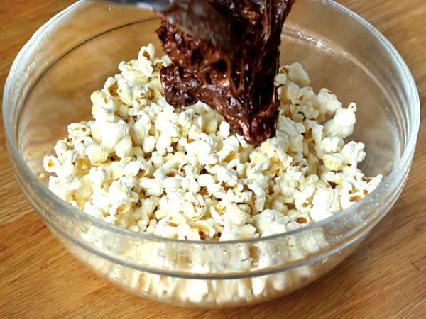 Čokoládový popcorn a marshmallow - Príprava krok 4