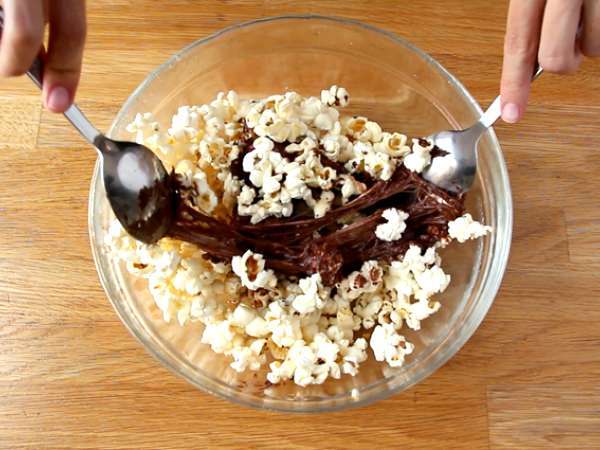 Čokoládový popcorn a marshmallow - Príprava krok 5